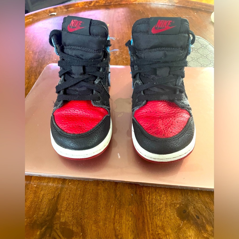 Jordan 1s toddler size 9c